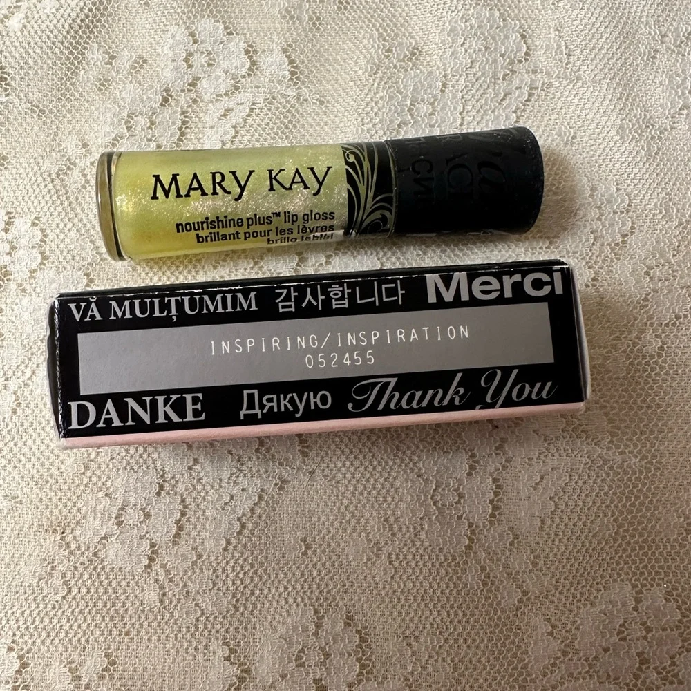 MARY KAY Nourishine Plus Lip Gloss Inspiring Color 052455 RARE